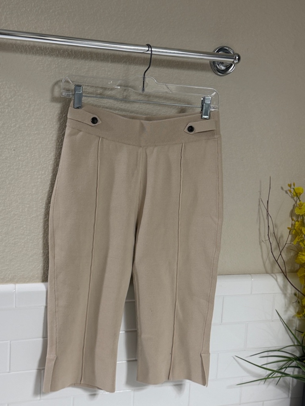 Minnie Rose Sweater cropped Pants. New/o tags . Tan